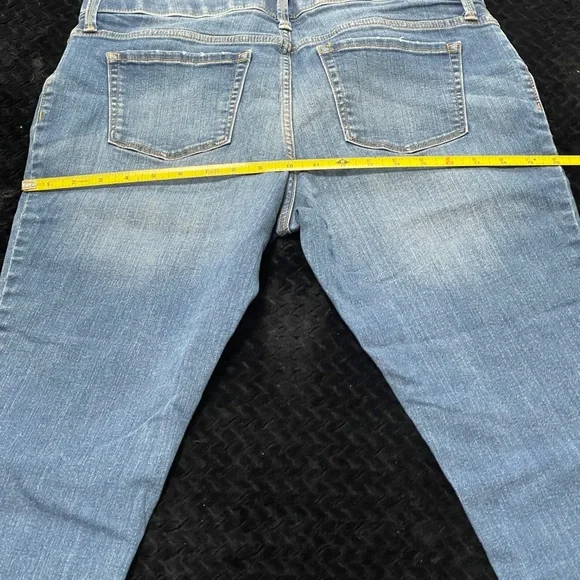 Ingrid & Isabel Maternity Skinny Crop Jeans 12 - Picture 3 of 7